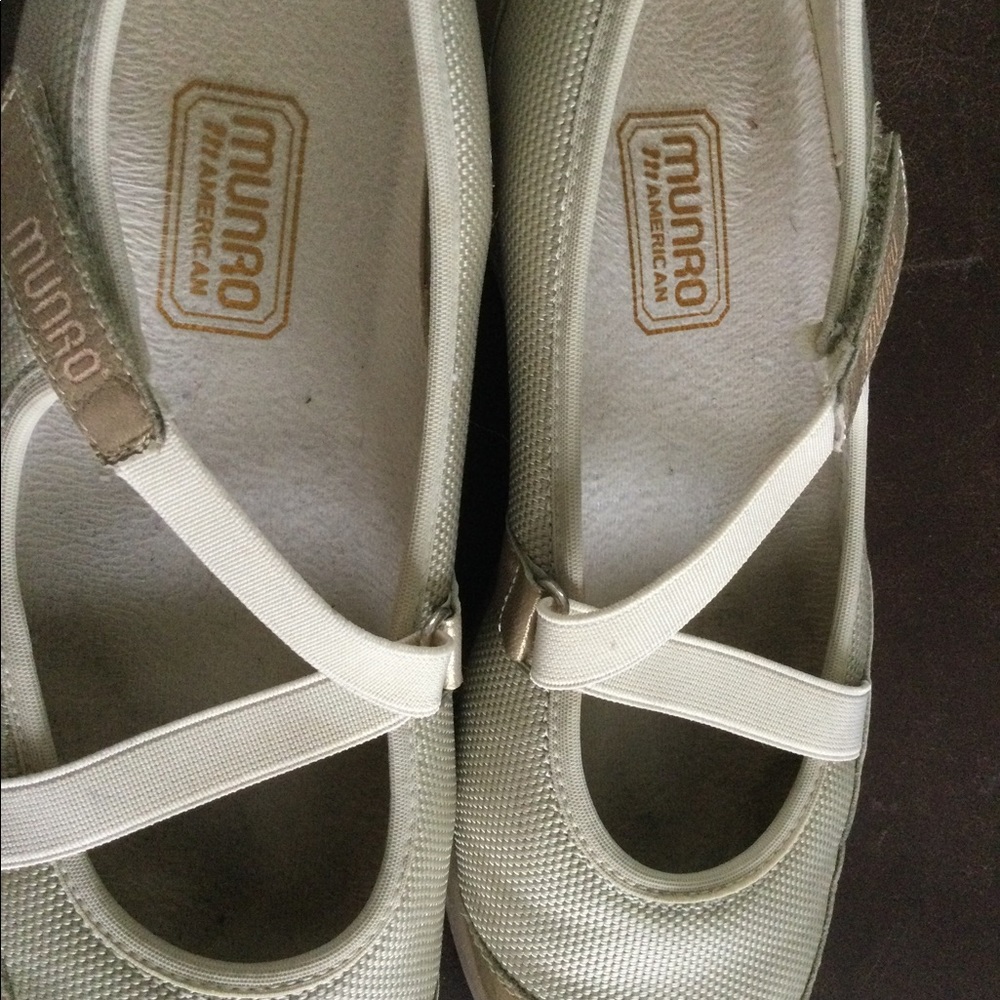 Munro Gold Leather & Mesh Flats Size 8M - Picture 4 of 7